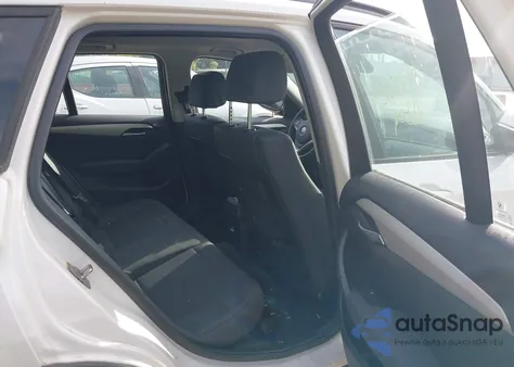 2015 BMW X1 xDrive28I z USA, uszkodzony, nr VIN WBAVL1C54FVY29057